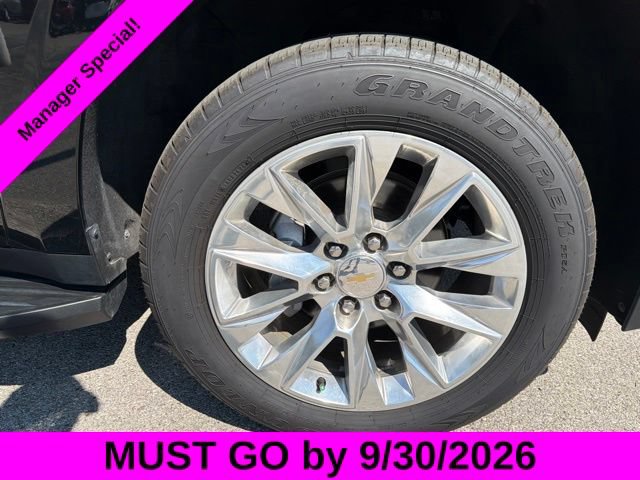 Used 2024 Chevrolet Suburban Premier RWD image 41