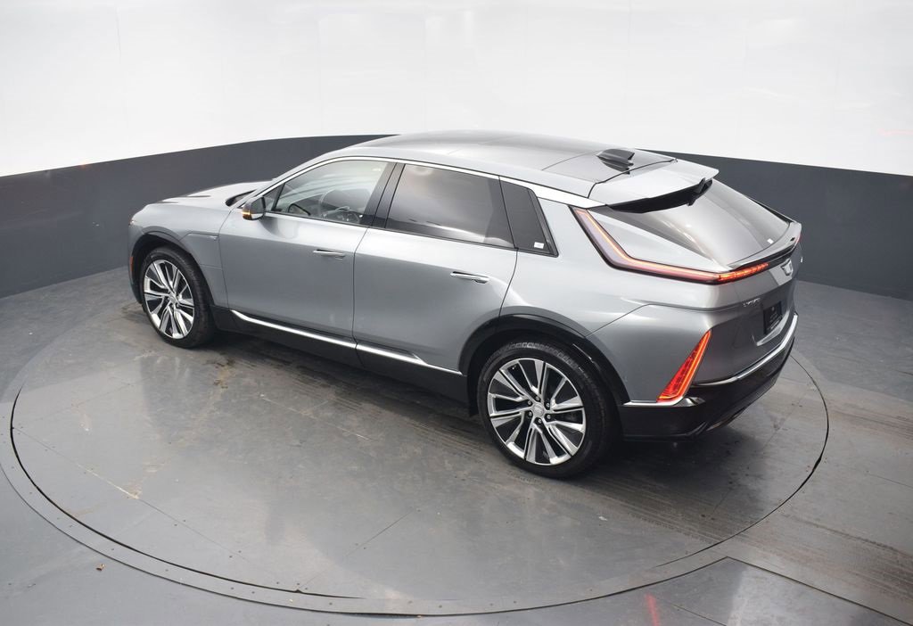 Certified 2024 Cadillac Lyriq Luxury w/ LPO, Floor Liner Package image 41