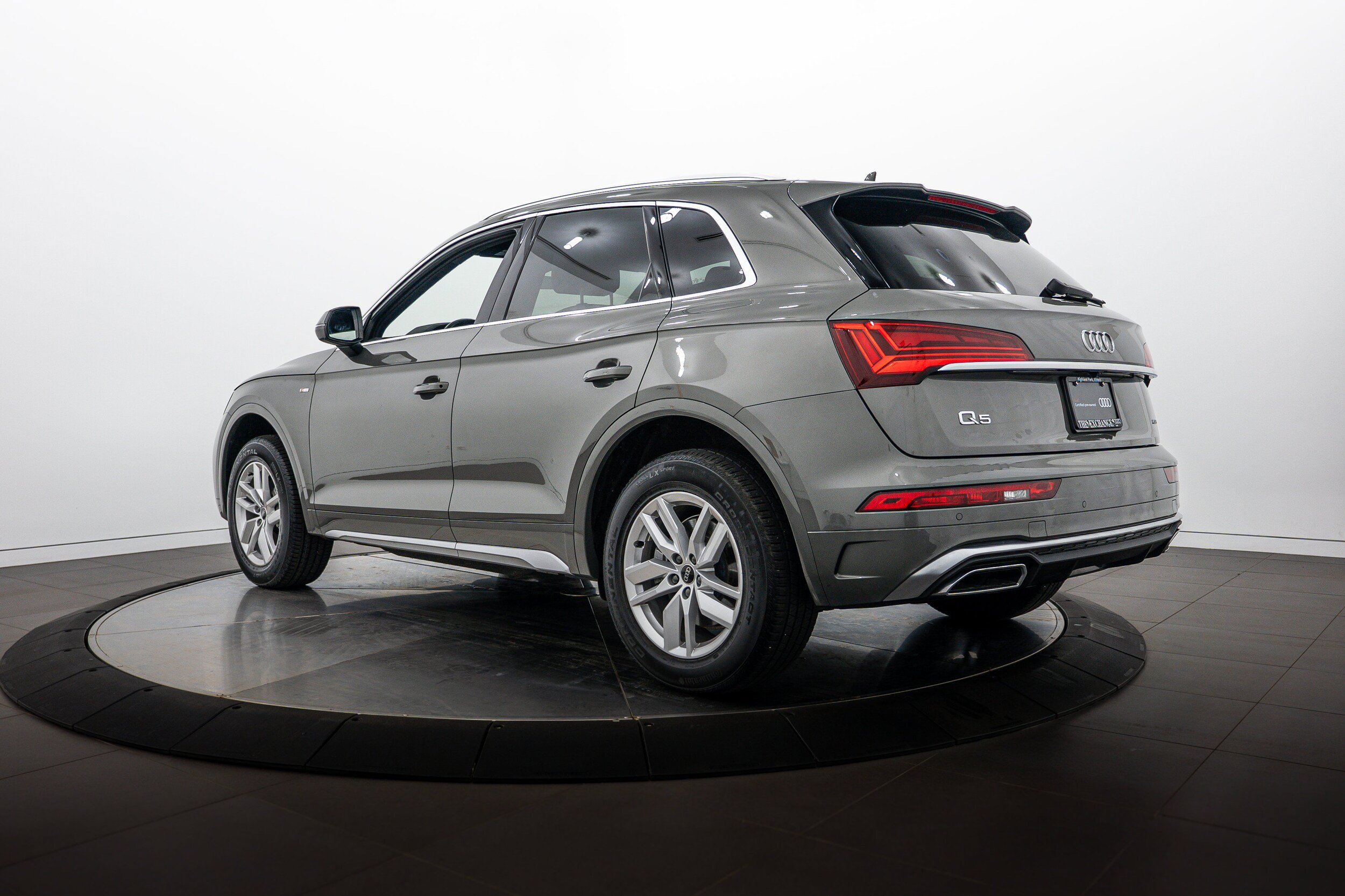 Certified 2023 Audi Q5 2.0T Premium w/ Convenience Package AWD/4WD image 5