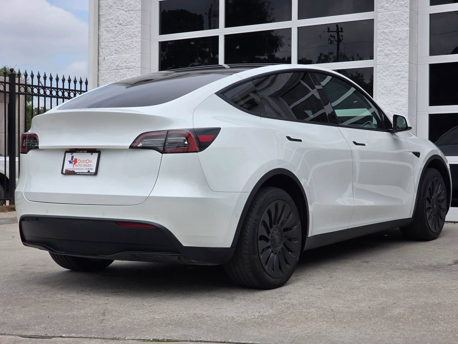 Used 2021 Tesla Model Y Long Range AWD/4WD image 4