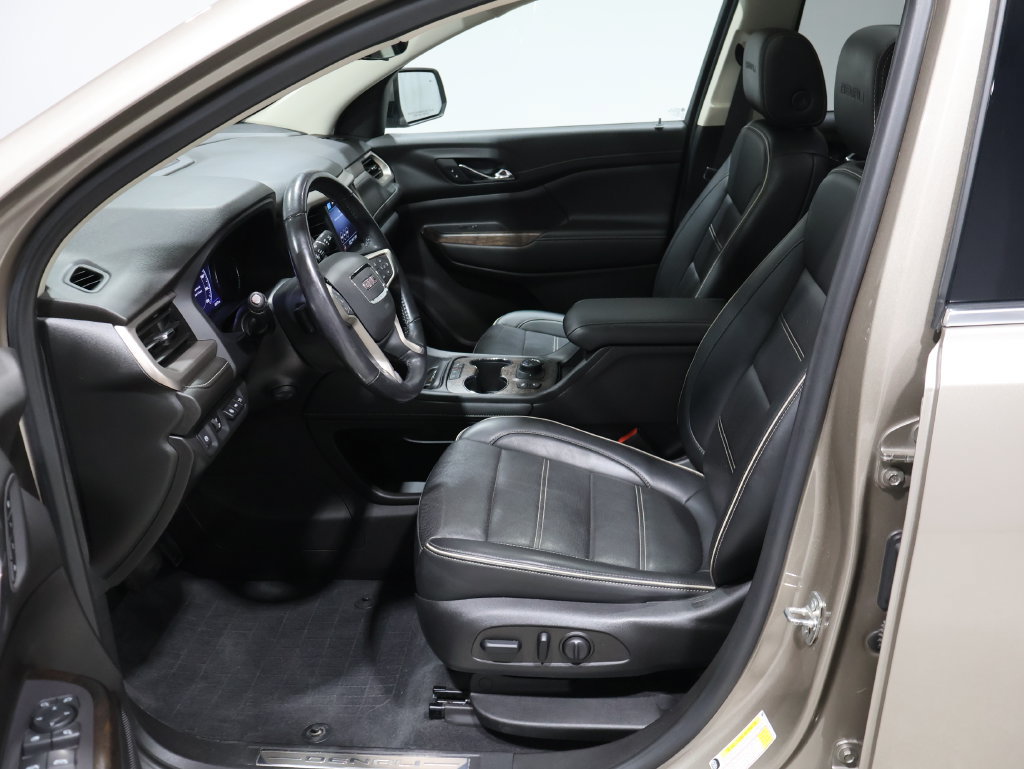 Used 2022 GMC Acadia Denali w/ Denali Ultimate Package AWD/4WD image 13