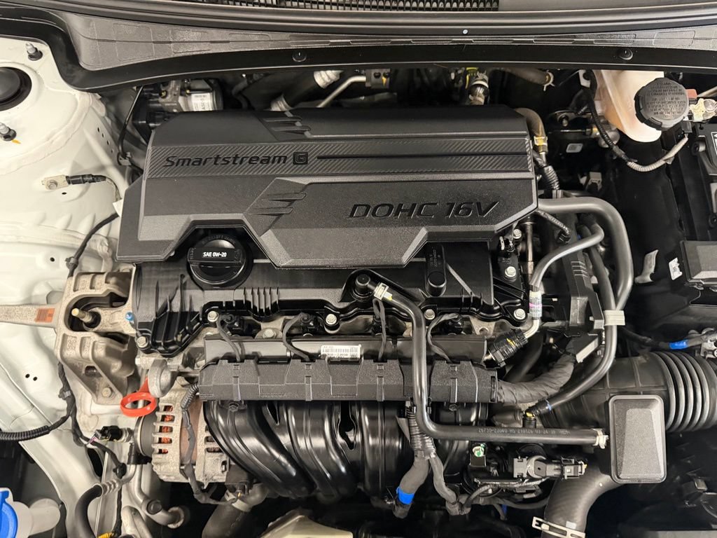 Certified 2023 Hyundai Elantra SE FWD image 9