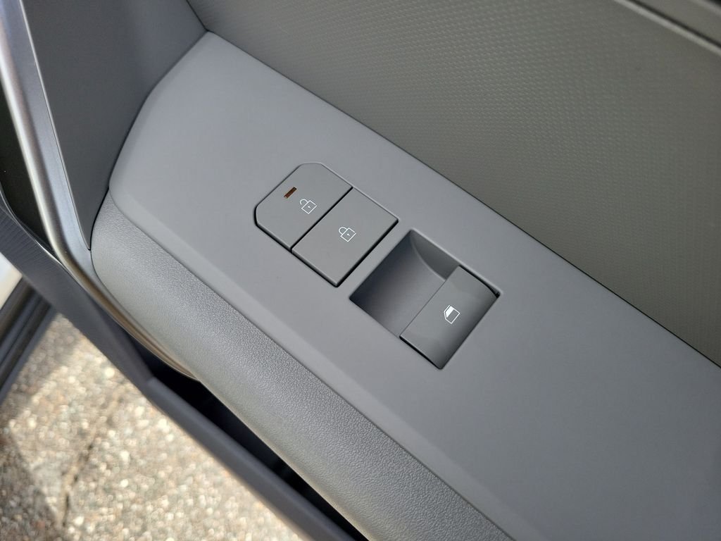New 2027 Kia Seltos LX FWD image 11