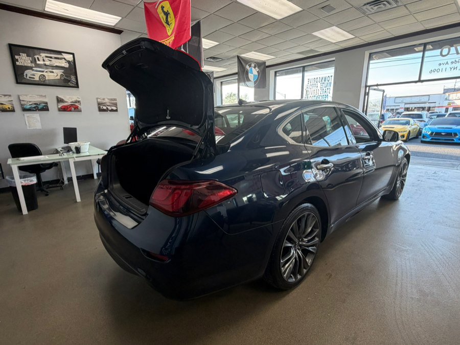 Used 2019 INFINITI Q70 Luxe RWD image 17
