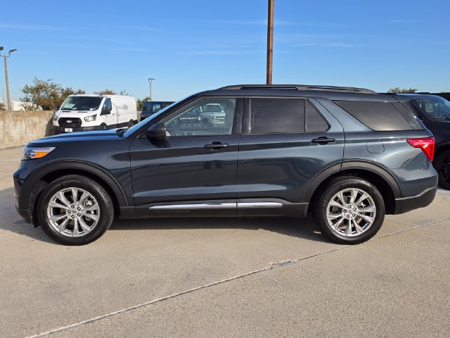 Used 2024 Ford Explorer XLT w/ Equipment Group 202A AWD/4WD image 8