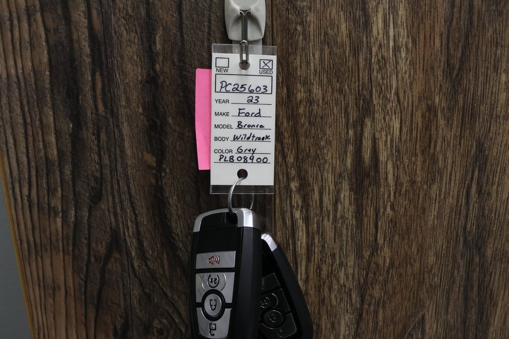 Used 2023 Ford Bronco Wildtrak image 37