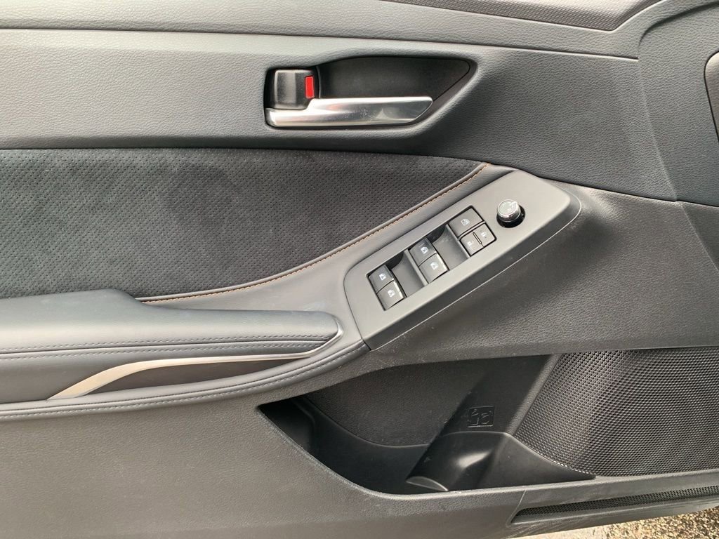 Used 2019 Toyota Avalon XSE image 11