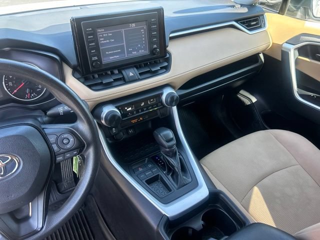 Used 2019 Toyota RAV4 LE FWD image 33