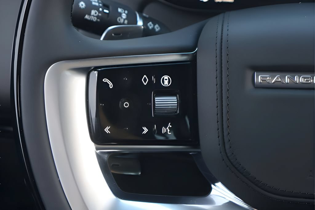 New 2026 Land Rover Range Rover Long Wheelbase SE AWD/4WD image 19