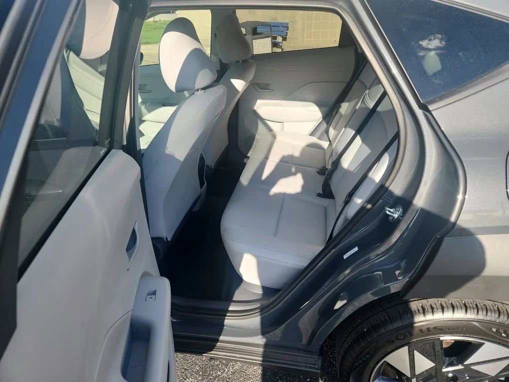 Used 2025 Hyundai Kona SEL image 5