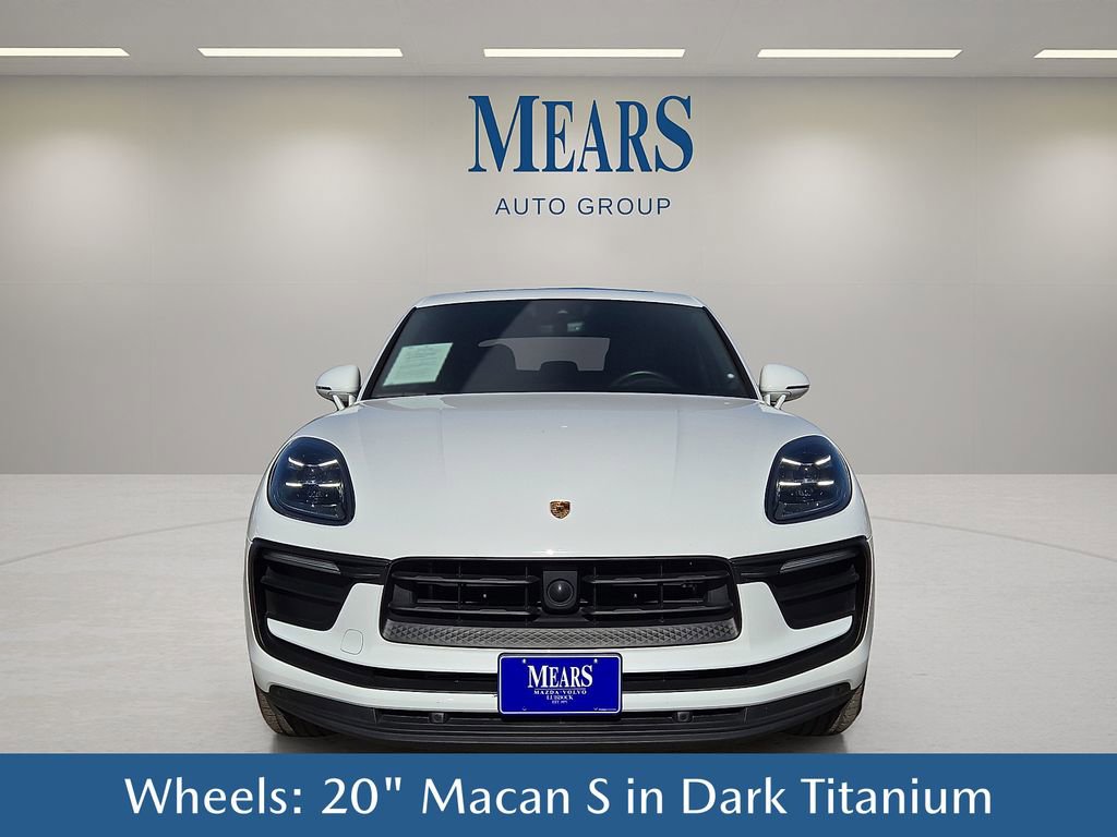 Used 2024 Porsche Macan T w/ Premium Plus Package image 9
