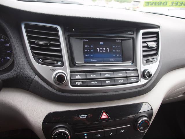 Used 2017 Hyundai Tucson SE AWD/4WD image 10