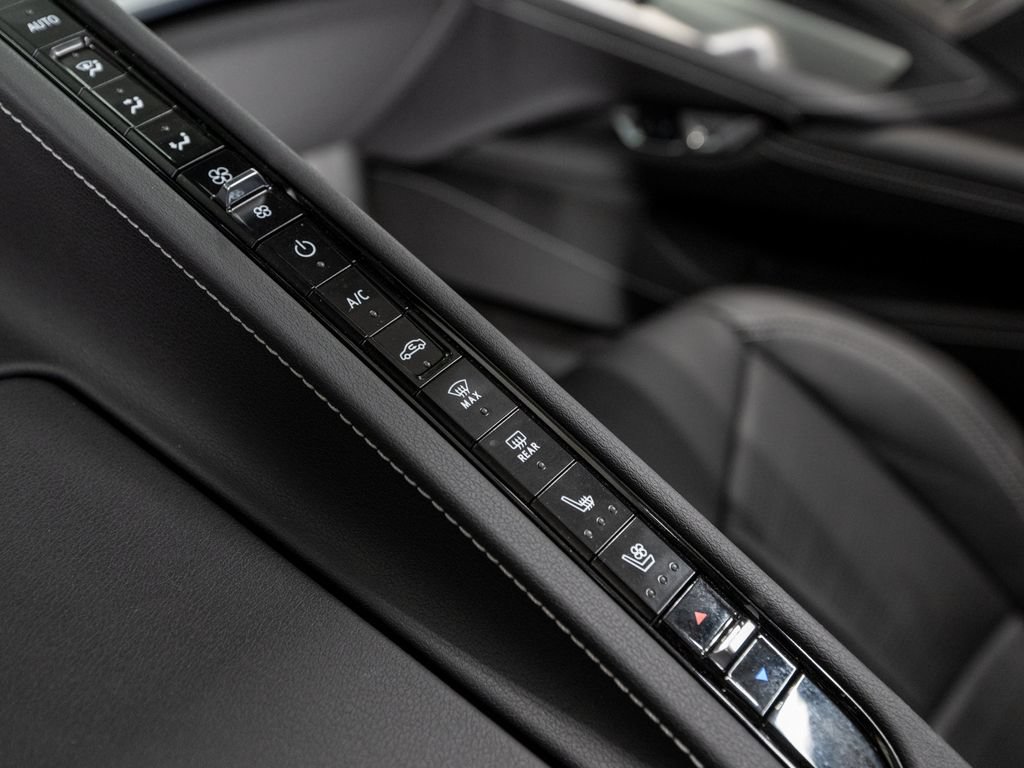 Used 2024 Chevrolet Corvette Z06 RWD image 30