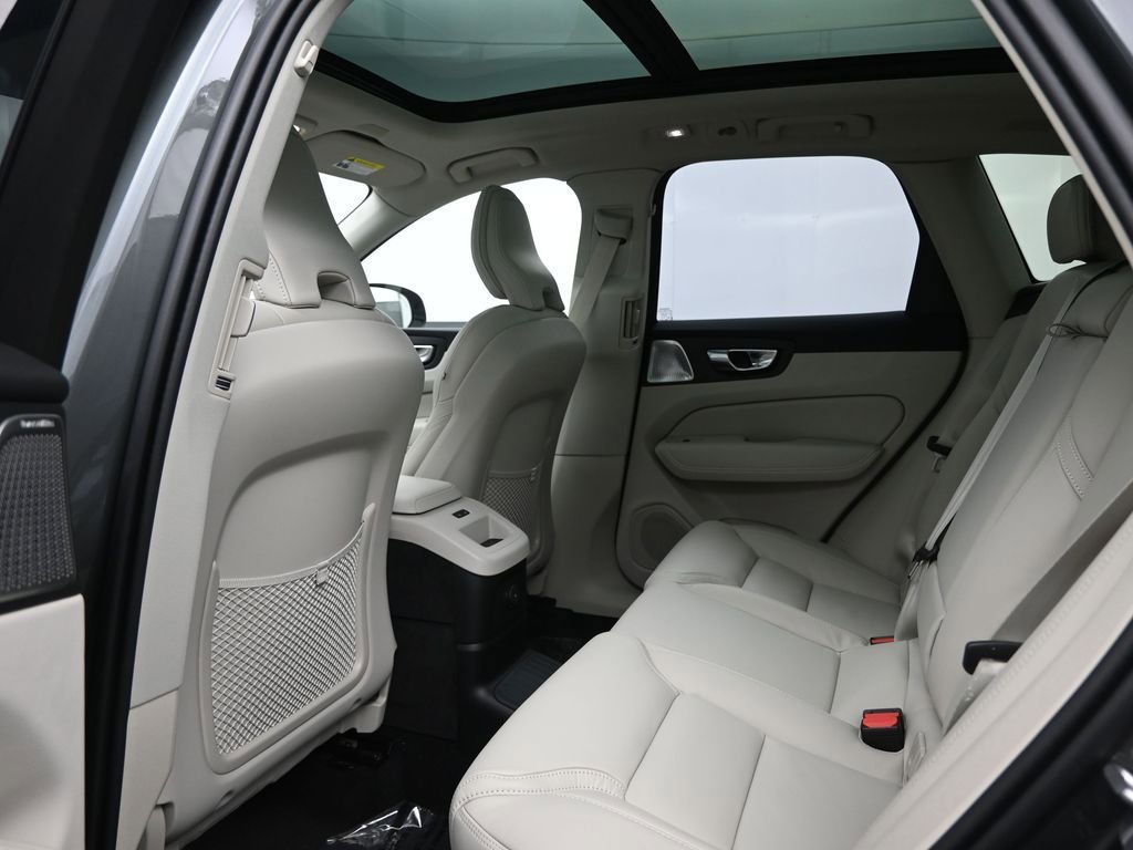 New 2026 Volvo XC60 T8 Ultra image 23