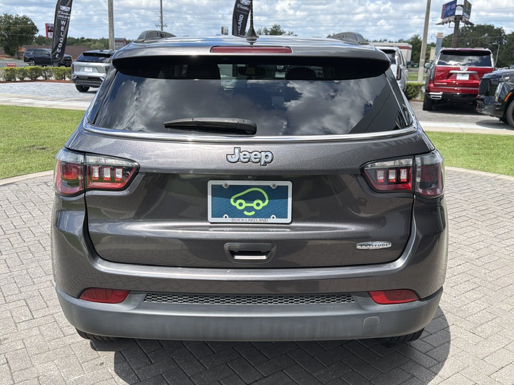 Used 2020 Jeep Compass Latitude w/ Popular Equipment Group FWD image 5
