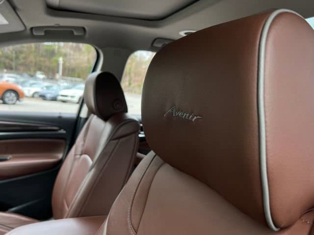 Used 2021 Buick Enclave Avenir w/ Avenir Technology Package AWD/4WD image 16