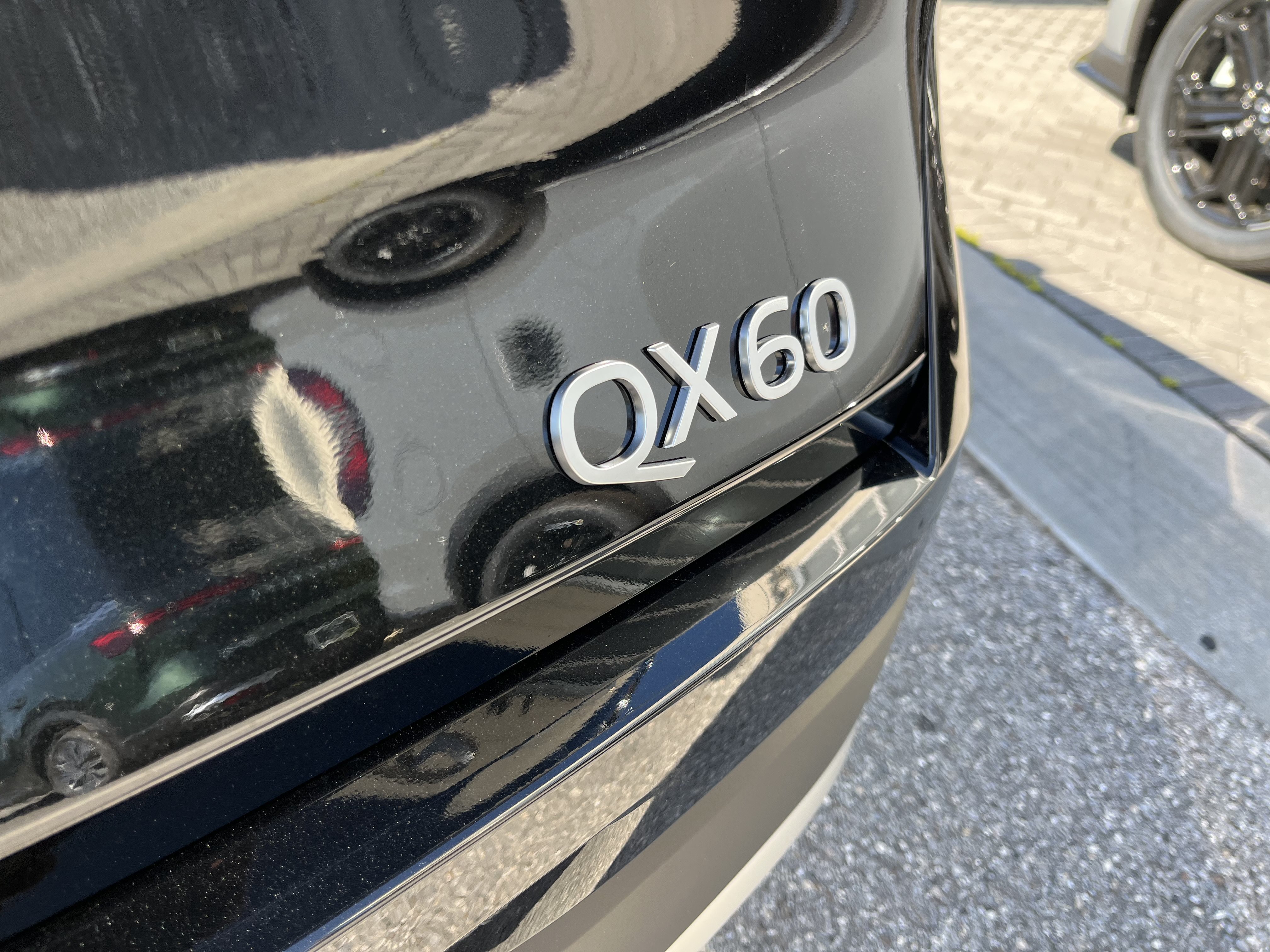 New 2027 INFINITI QX60 Luxe w/ Cargo Package FWD image 5