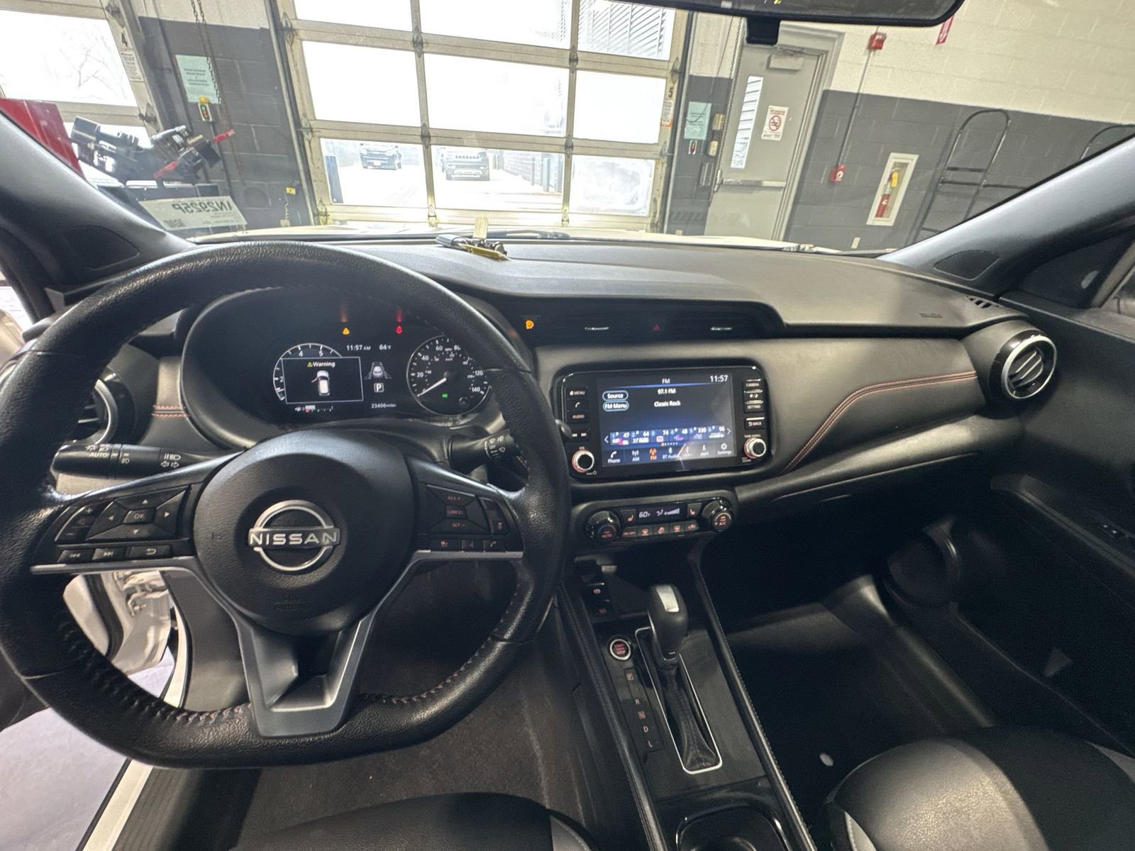 Used 2023 Nissan Kicks SR w/ SR Premium Package image 2