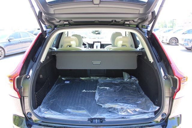 New 2026 Volvo XC60 T8 Ultra w/ Protection Package Premier AWD/4WD image 21