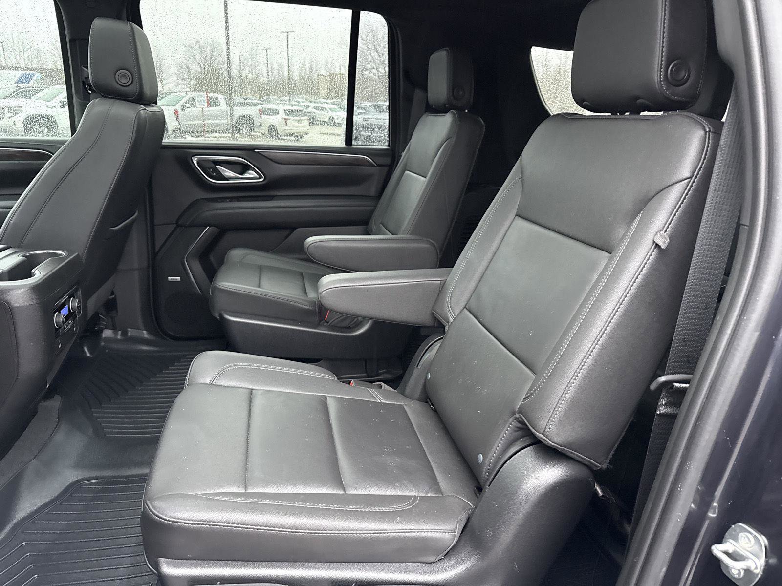 Used 2023 Chevrolet Suburban LT image 12