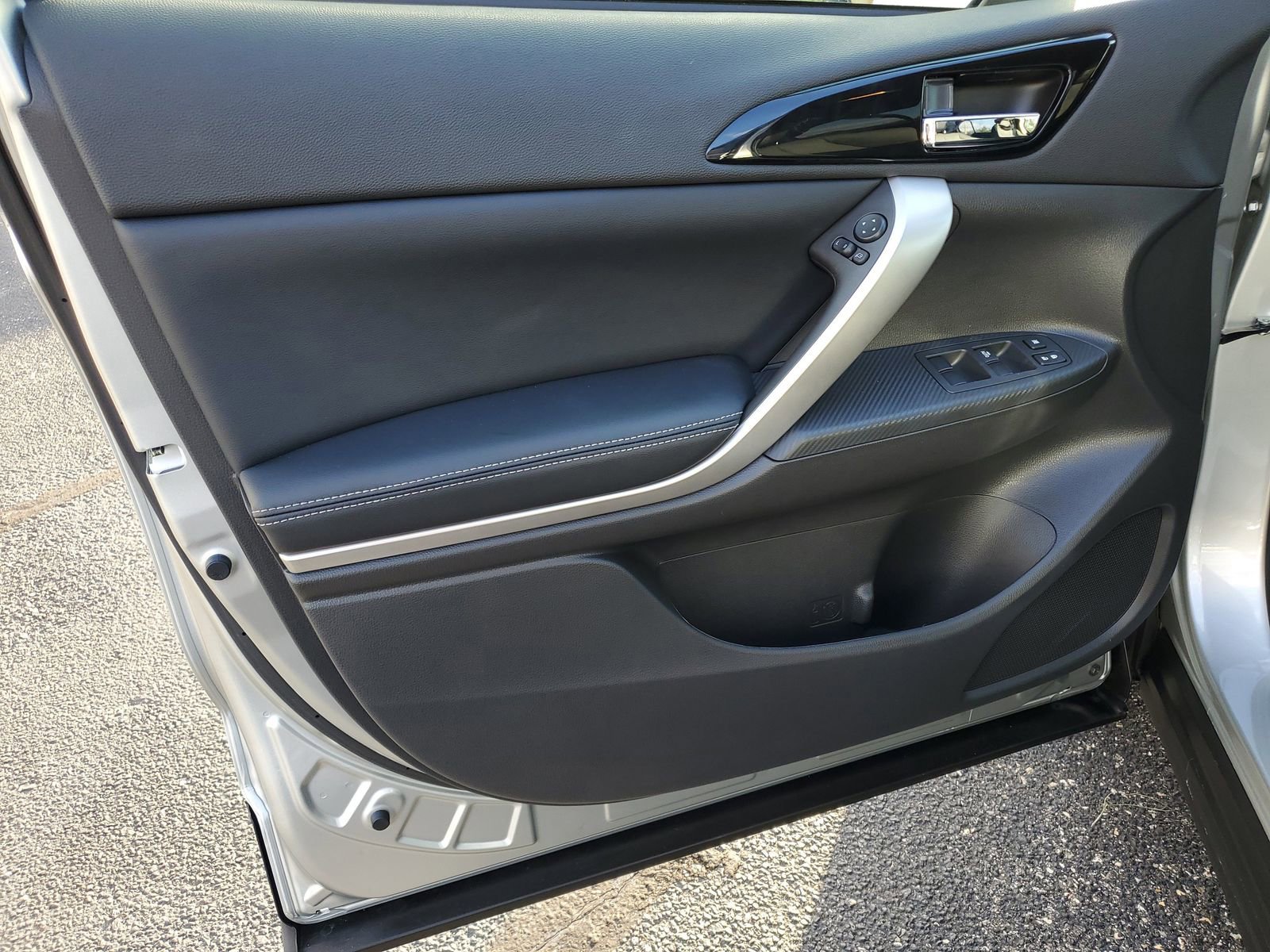 New 2025 Mitsubishi Eclipse Cross SE image 8