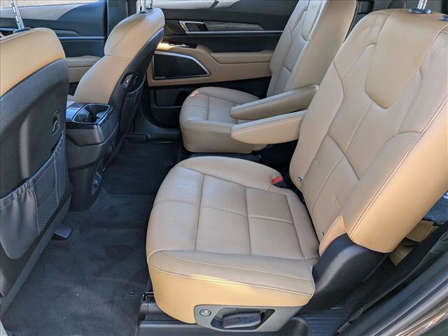 Used 2022 Kia Telluride SX w/ Towing Package FWD image 20