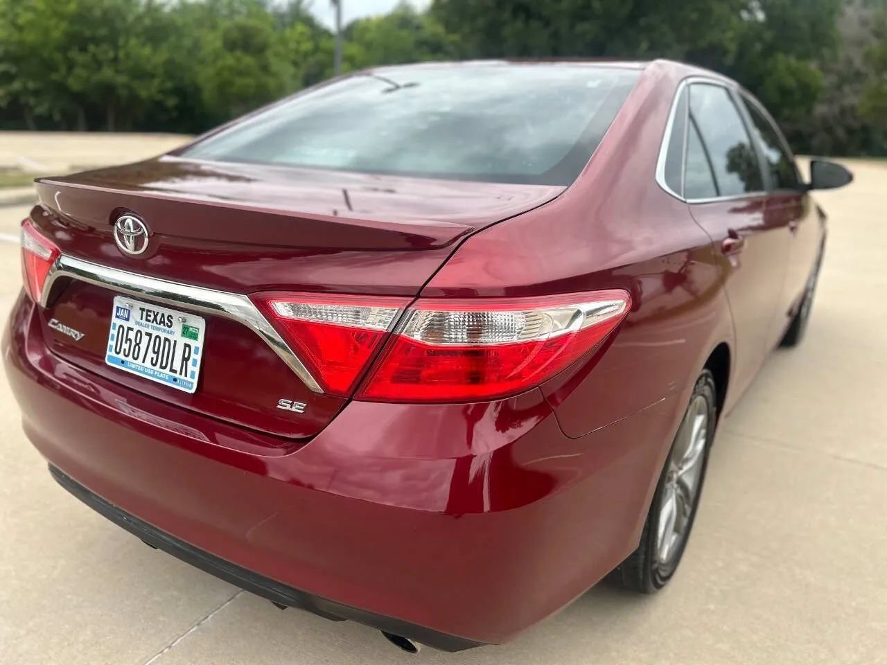 Used 2017 Toyota Camry SE FWD image 6