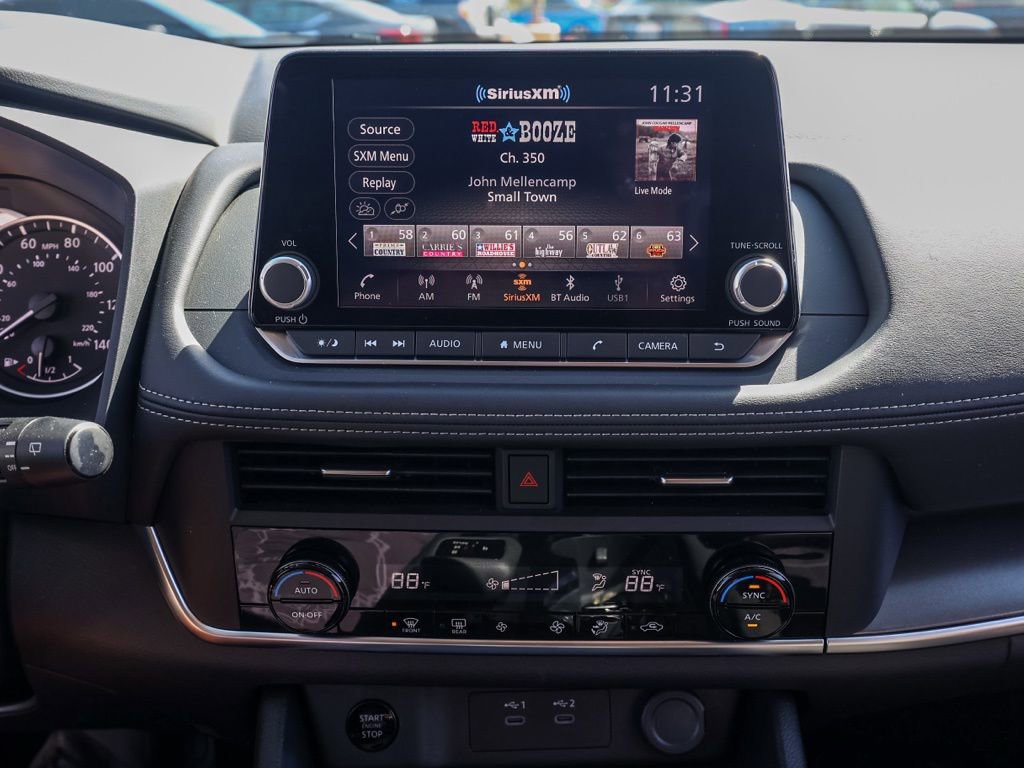 Used 2025 Nissan Rogue SV image 29