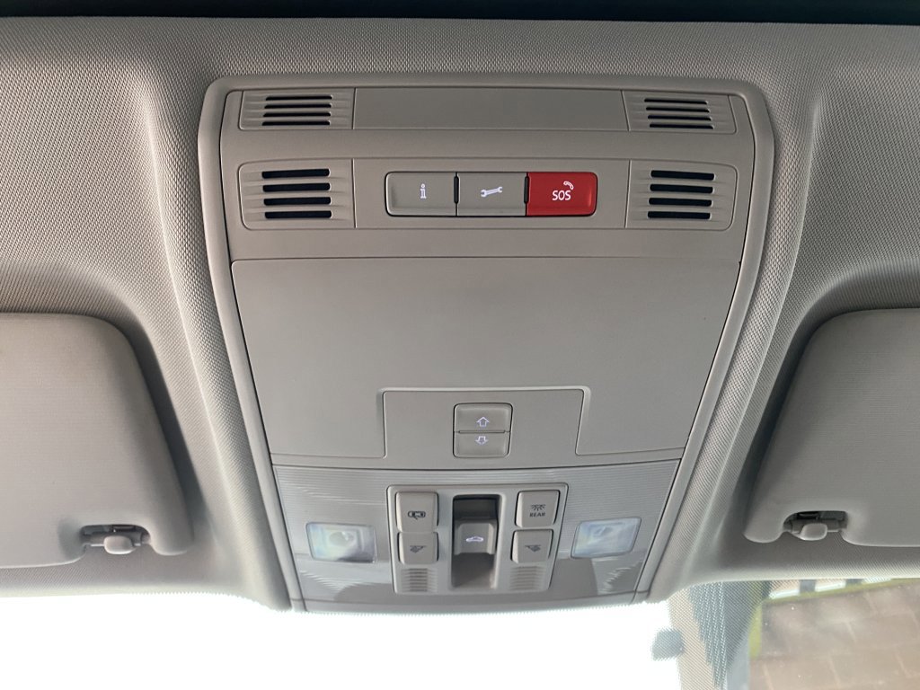 Used 2022 Volkswagen Taos SE w/ Panoramic Sunroof Package image 41