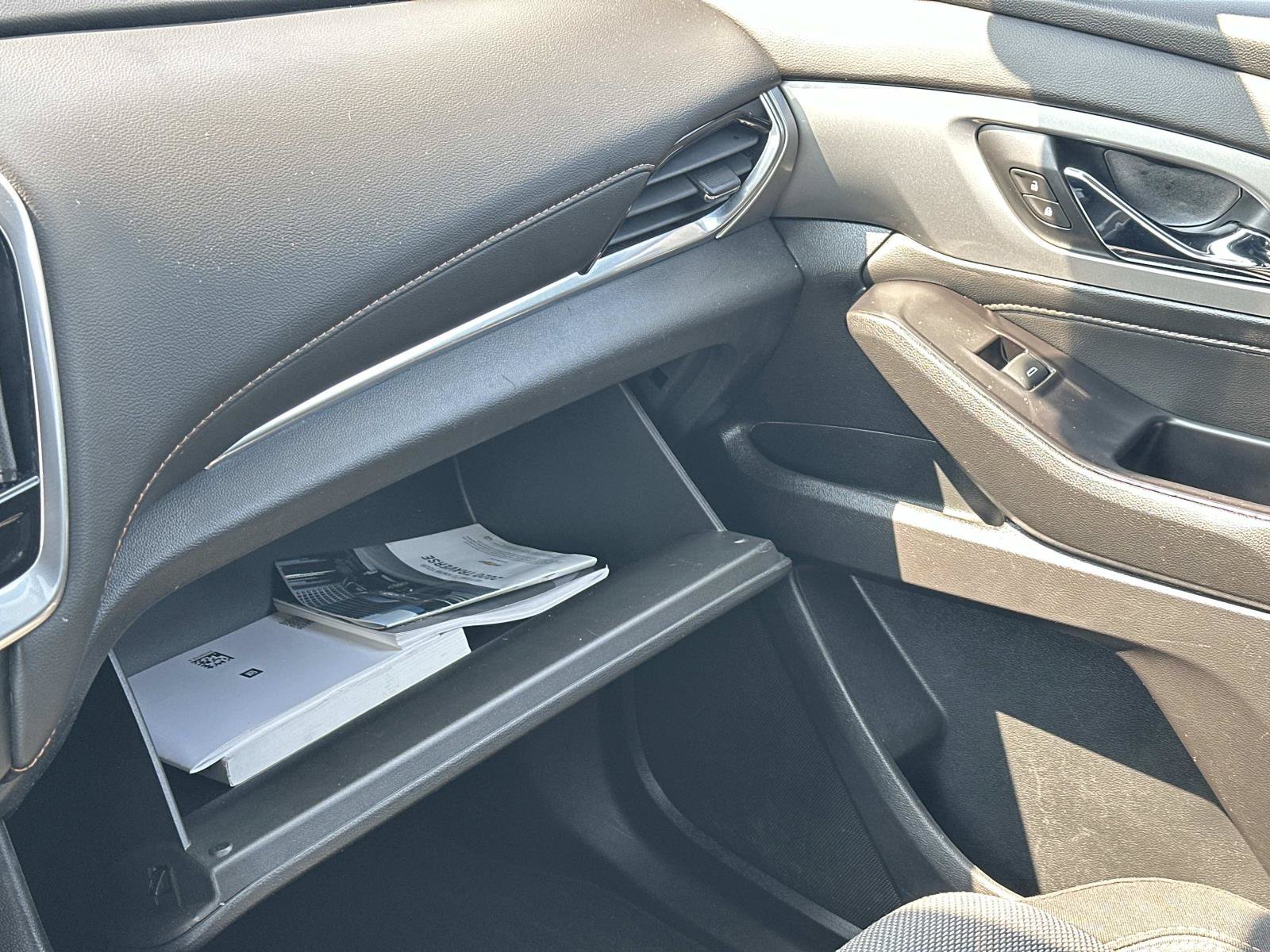 Certified 2020 Chevrolet Traverse LT FWD image 31