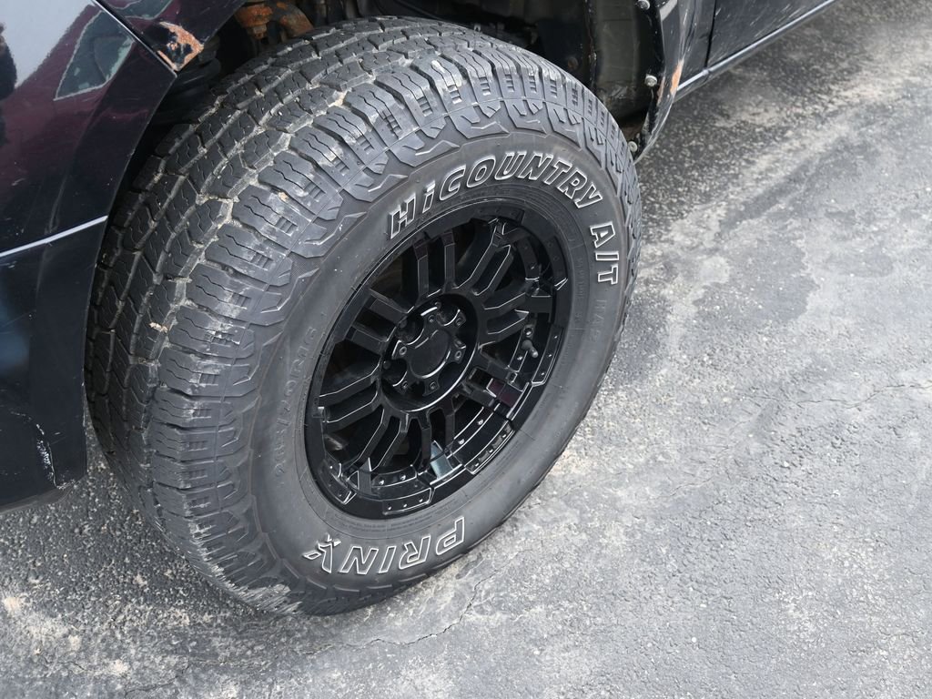 Used 2014 Nissan Frontier SV image 12