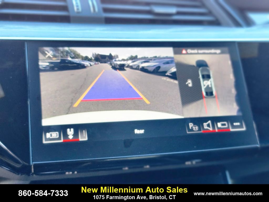 Used 2024 Audi Q8 e-tron Prestige w/ Prestige Package image 21