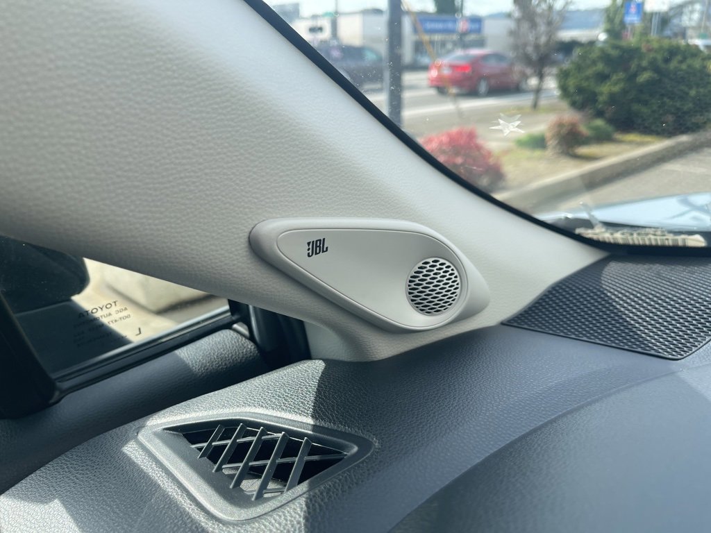 Used 2025 Toyota Corolla Cross LE w/ Moonroof Package image 24