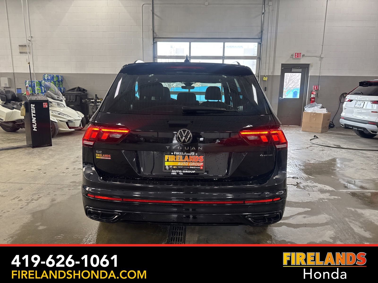 Used 2023 Volkswagen Tiguan SE R-Line image 4