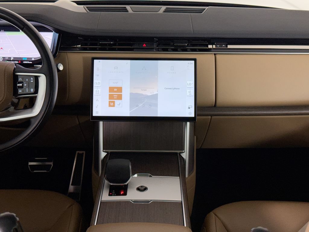 Used 2025 Land Rover Range Rover SE AWD/4WD image 14