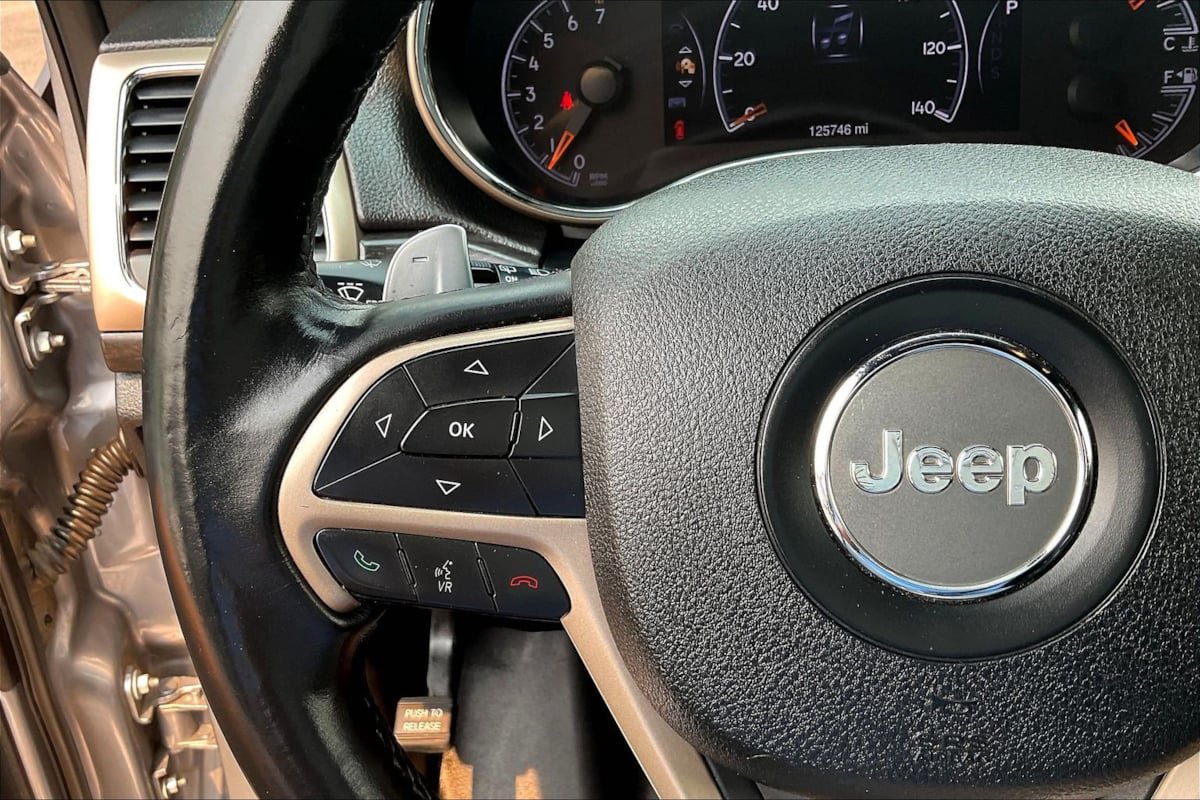 Used 2014 Jeep Grand Cherokee Laredo AWD/4WD image 11