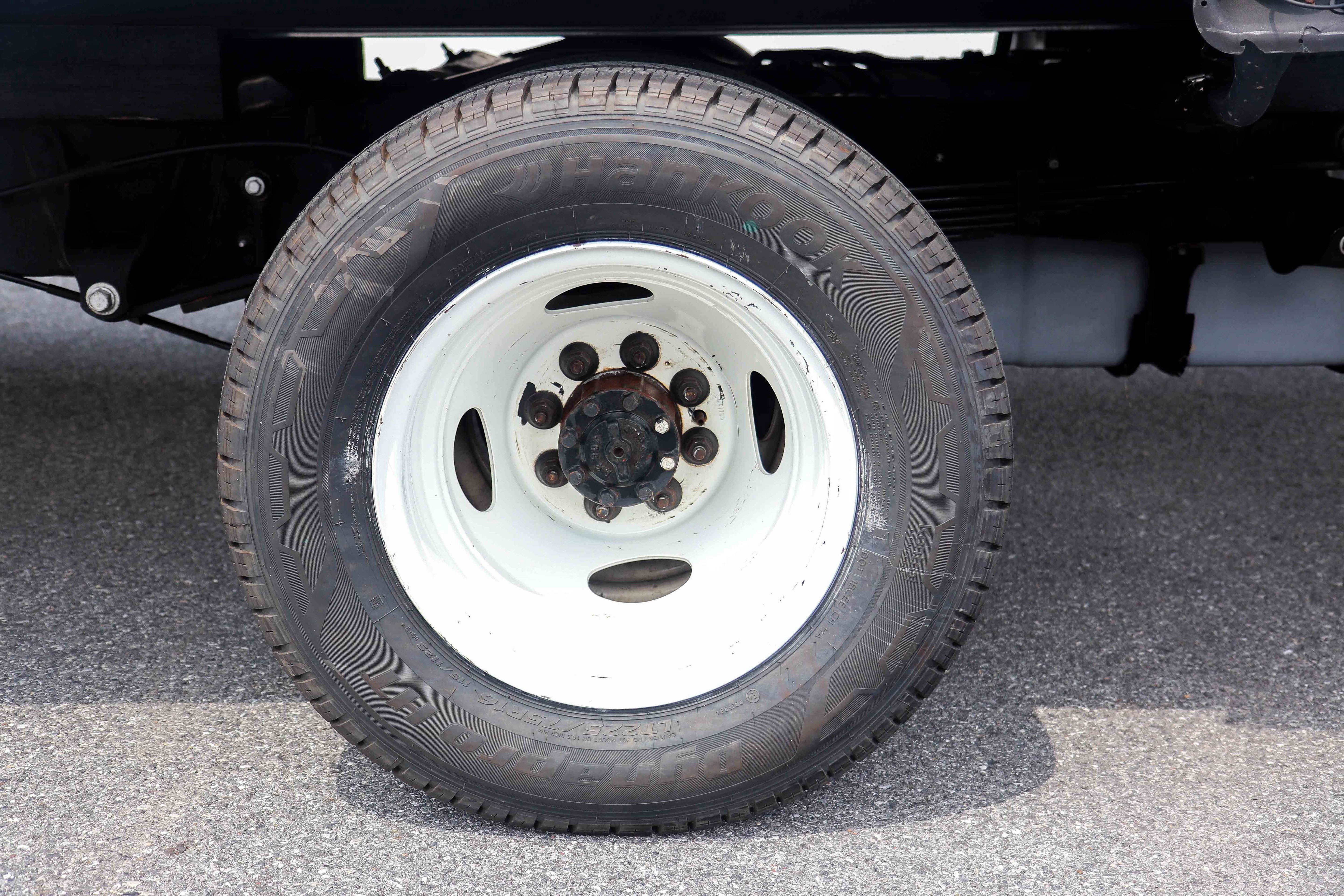 Used 2024 Ford E-450 and Econoline 450 Super Duty w/ Driver's Safety Package RWD image 25