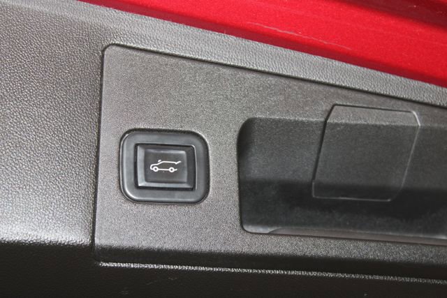 Used 2020 Cadillac XT5 Premium Luxury w/ LPO, Floor Liner Package AWD/4WD image 28