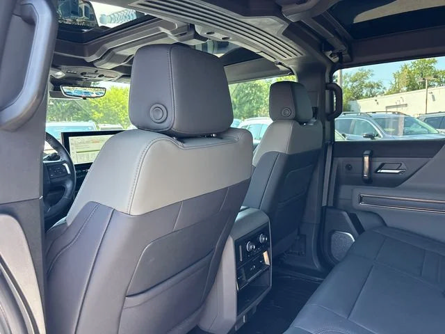 Used 2024 GMC Hummer EV 3X w/ LPO, Illumination Package AWD/4WD image 9