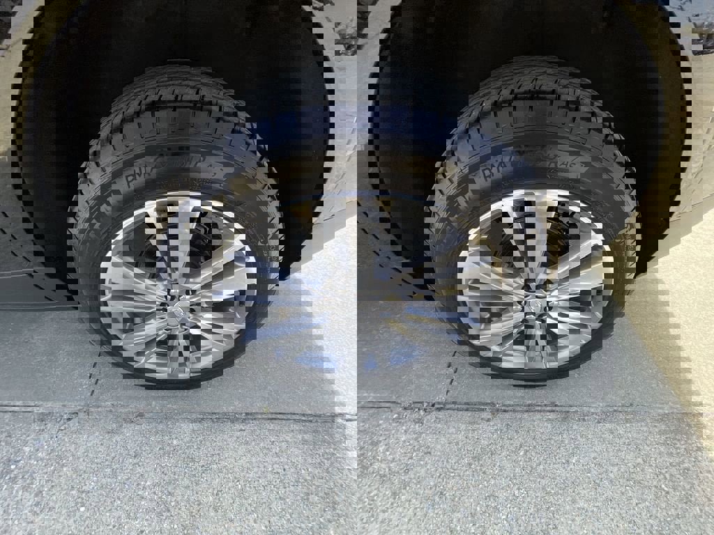 Certified 2025 Cadillac XT5 Premium Luxury image 33