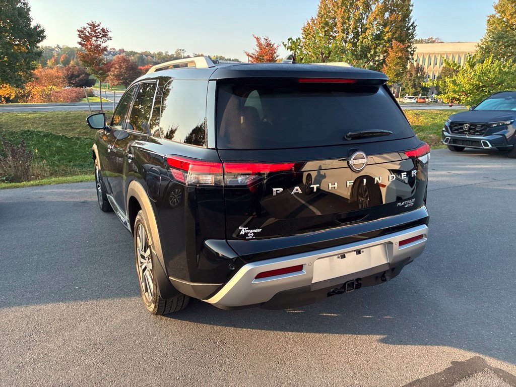 Used 2022 Nissan Pathfinder Platinum AWD/4WD image 11