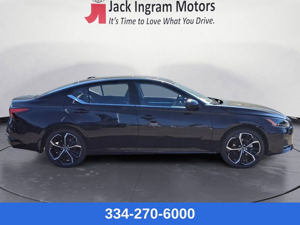 New 2025 Nissan Altima 2.5 SR image 6