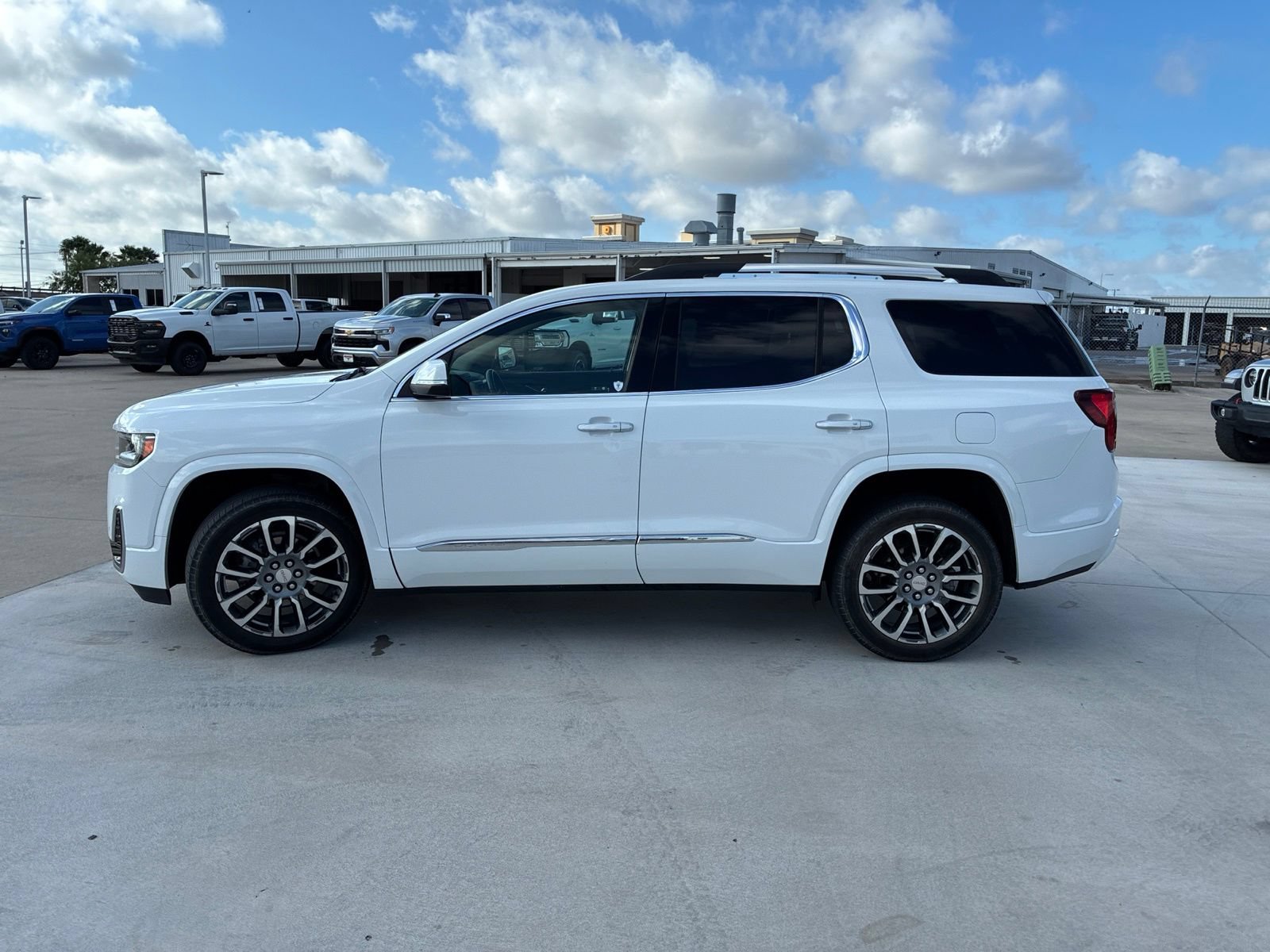 Used 2023 GMC Acadia Denali FWD image 6