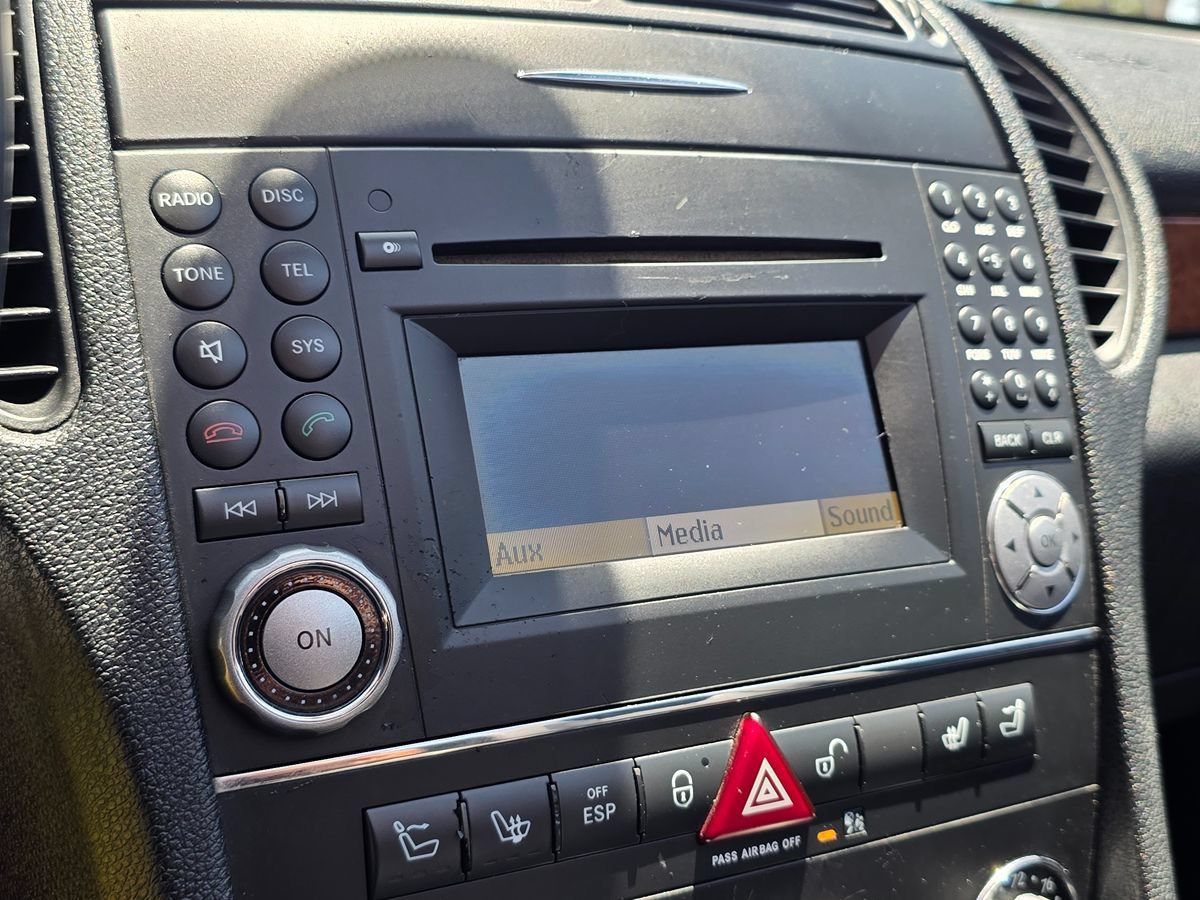 Used 2011 Mercedes-Benz SLK 350 image 29
