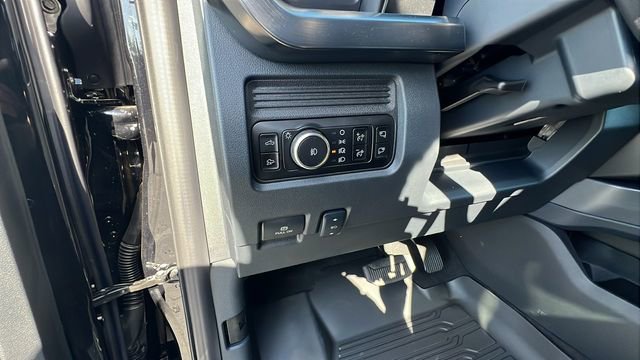 New 2025 Ford F250 Lariat w/ Lariat Ultimate Package image 34