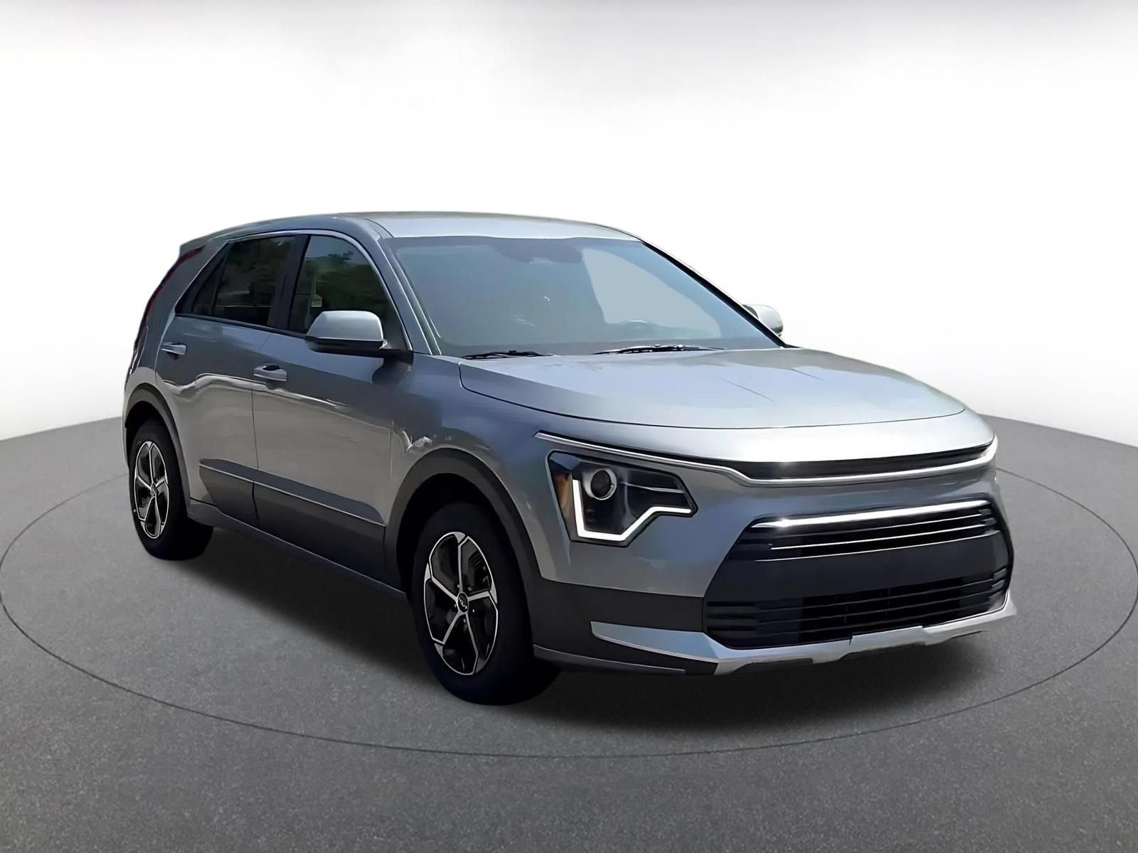 Used 2026 Kia Niro LX FWD image 3