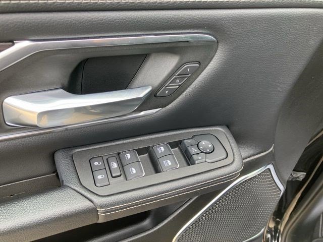Used 2025 RAM 1500 Laramie w/ Sport Appearance Package AWD/4WD image 10