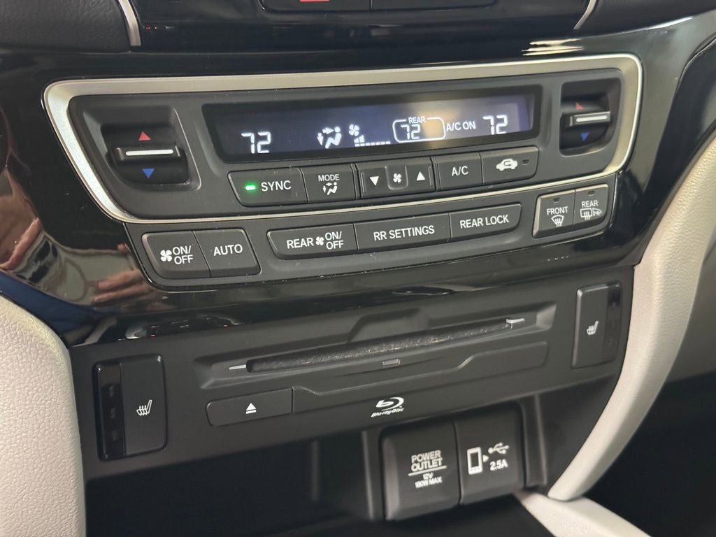 Used 2020 Honda Pilot Touring image 42