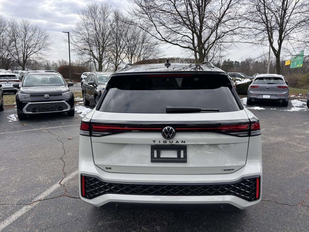 New 2026 Volkswagen Tiguan SE R-Line image 6