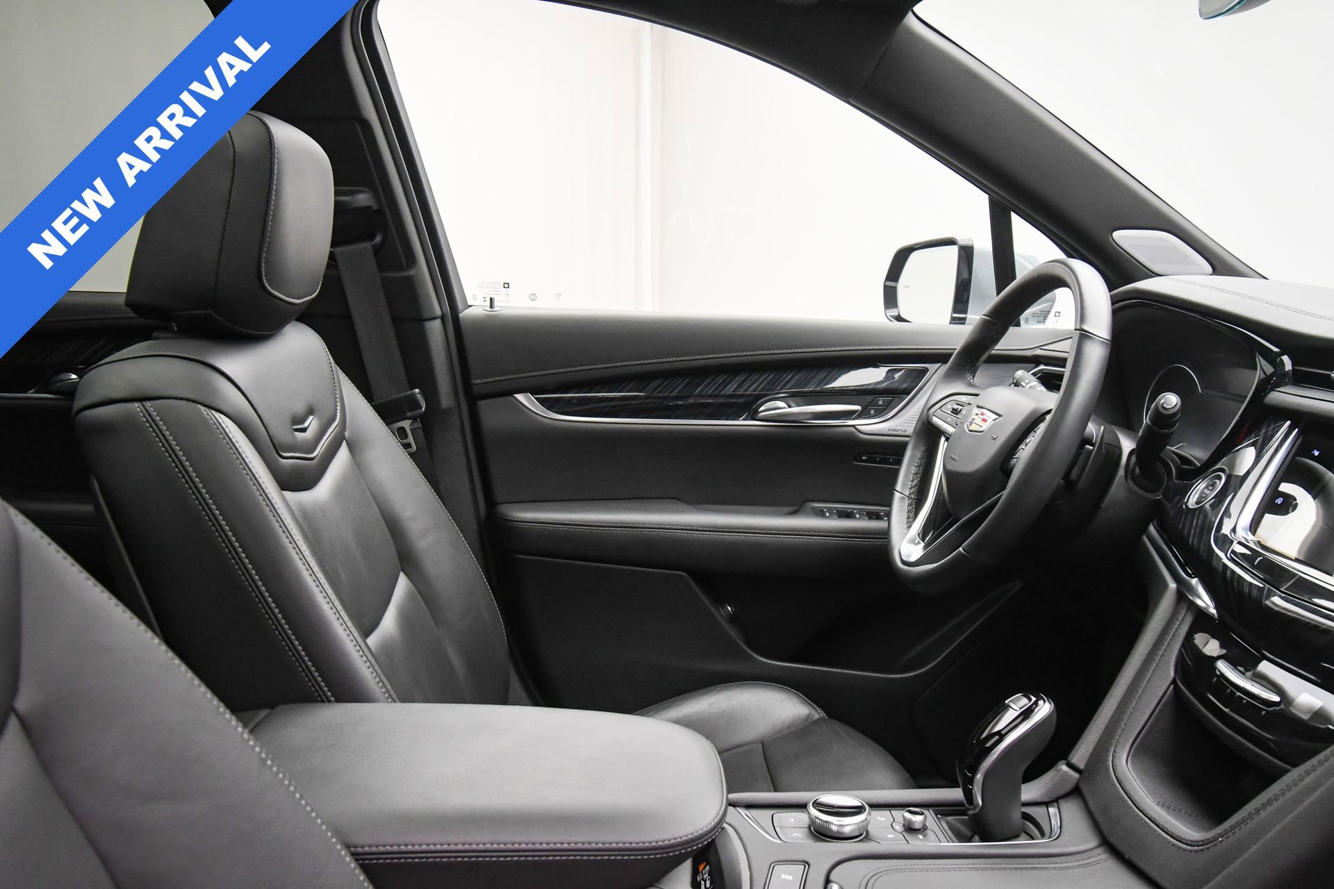 Used 2025 Cadillac XT6 Premium Luxury image 51